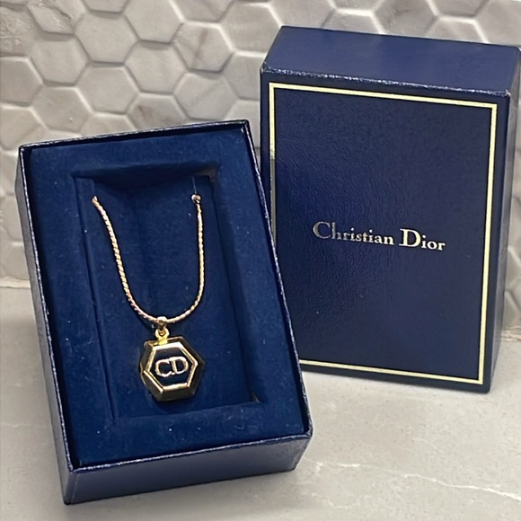 Vintage Christian Dior Gold Hexagon Perfume Diffuser Necklace - Picture 3 of 8